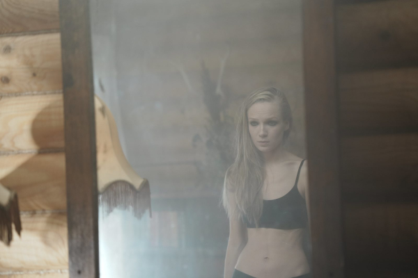 Умереть за лайк: каким получился российский слэшер «Мора» с Артемием Лебедевым Умереть за лайк: каким получился российский слэшер «Мора» с Артемием Лебедевым