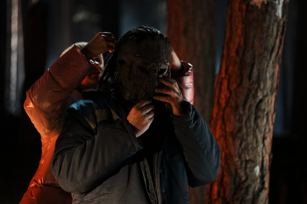 Умереть за лайк: каким получился российский слэшер «Мора» с Артемием Лебедевым Умереть за лайк: каким получился российский слэшер «Мора» с Артемием Лебедевым