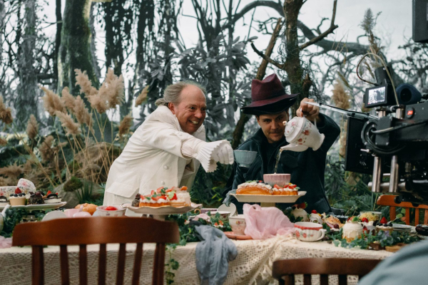 «Алиса в Стране чудес»: Время назад